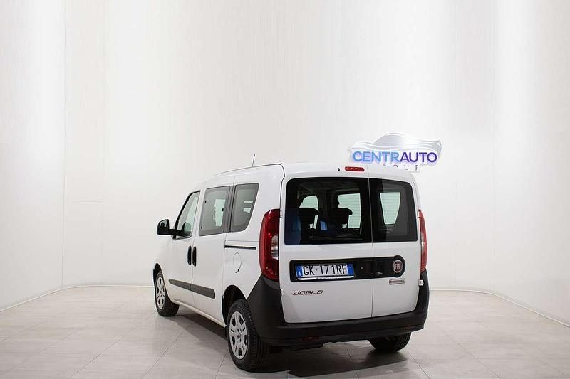 Usata Fiat Doblò Easy 105 CV (77 kW) 2022 Bianco Monovolume