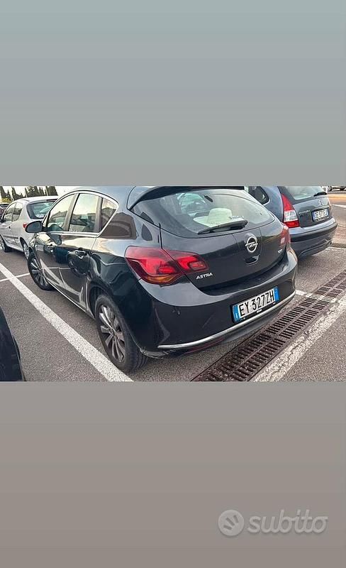 Usata Opel Astra 110 CV (80 kW) 2015 Berlina