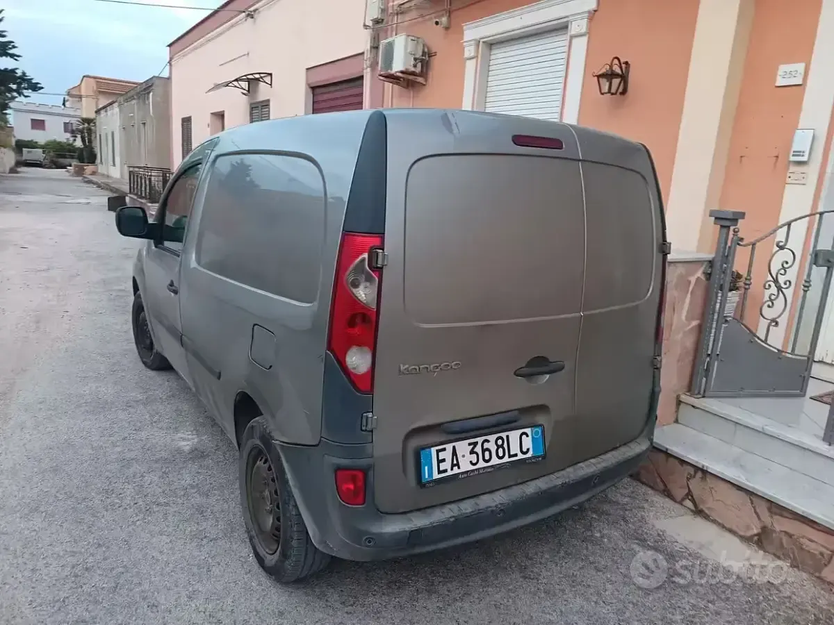 Usata Renault Kangoo 105 CV (77 kW) 2010 Monovolume