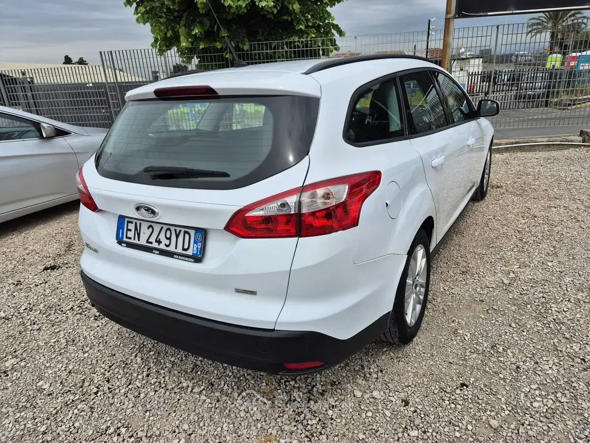 Occasion Ford Focus 125 ch (91 kW) 2012 Blanc Break