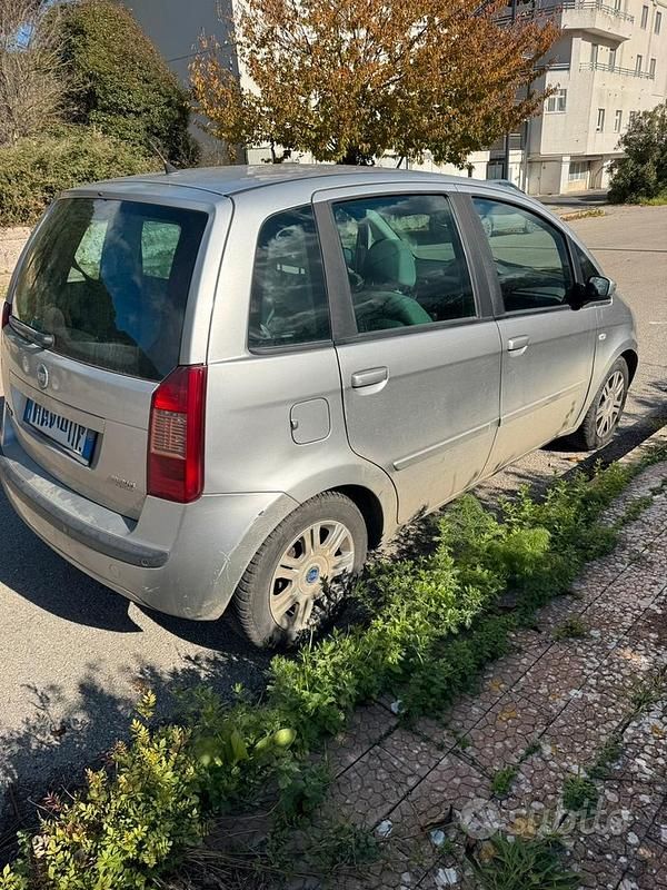 Usata Fiat Idea 2004 Grigio Monovolume