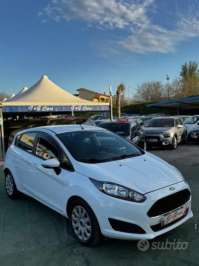 Usata Ford Fiesta Business Edition 95 CV (69 kW) 2017 Bianco Utilitaria