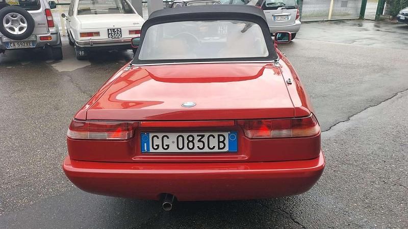 Usata Alfa Romeo Spider 117 CV (86 kW) 1992 Rosso Cabrio