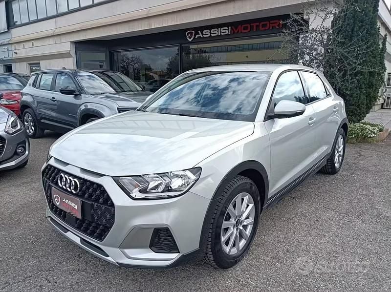 Usata Audi A1 Business 110 CV (80 kW) 2023 Grigio SUV