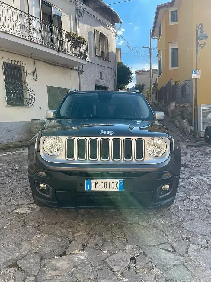 Usata Jeep Renegade Limited 140 CV (102 kW) 2017 Grigio SUV