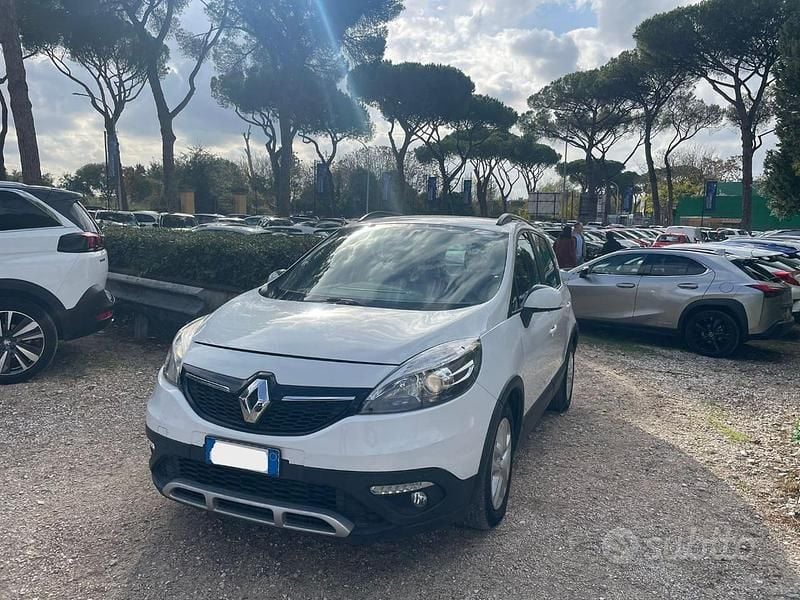 Bianco Usata 2015 Renault Scénic Monovolume | 5800 € (Buon prezzo) - Immagine 1/4