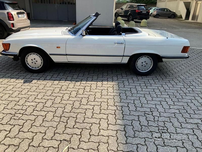 Usata Mercedes SL280 185 CV (136 kW) 1983 Bianco Cabrio