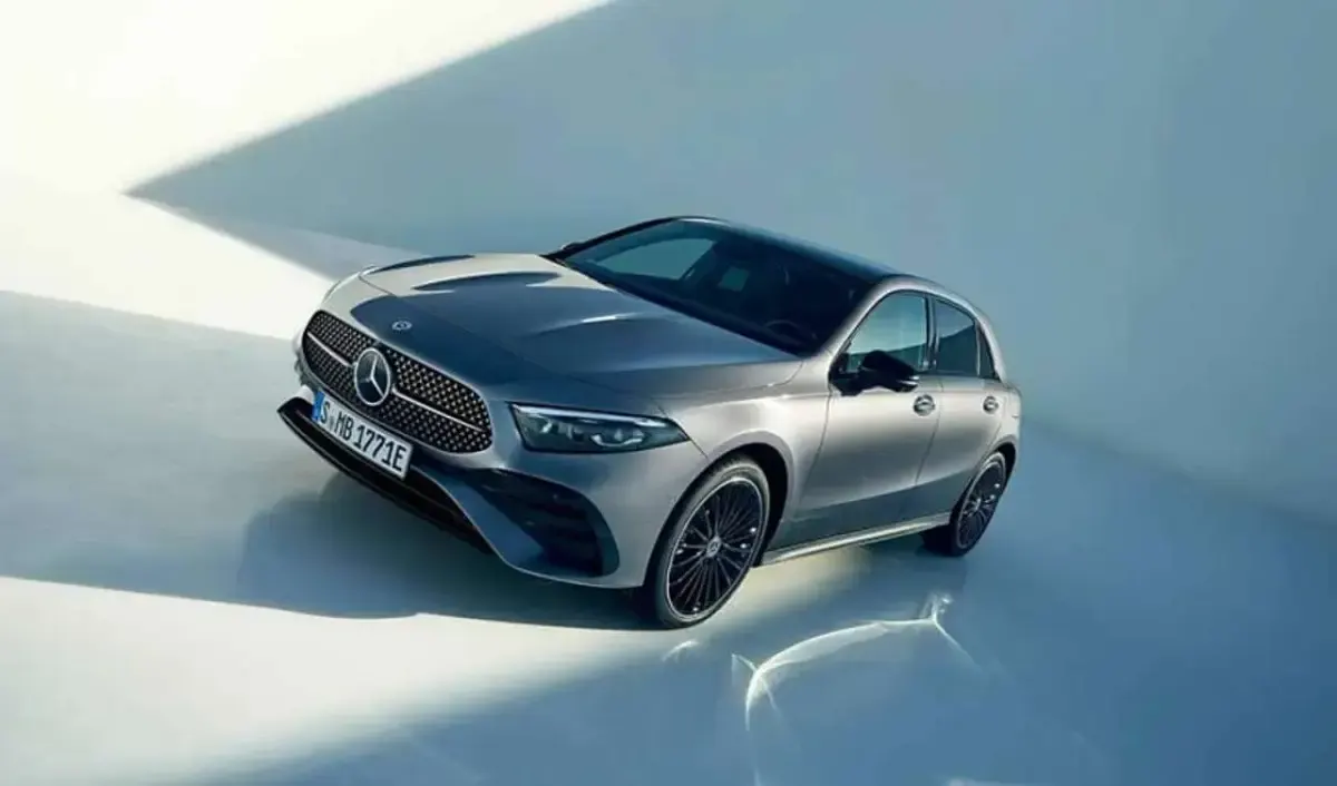 Usata Mercedes A180 Executive 136 CV (100 kW) 2024 Argento Berlina