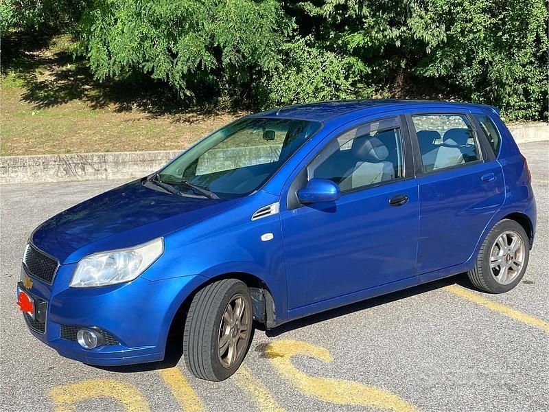 Usata Chevrolet Aveo 2009 Blu Utilitaria