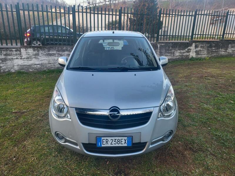 Usato 2013 Opel Agila 1.0 Benzin 68 CV (7.999 €)