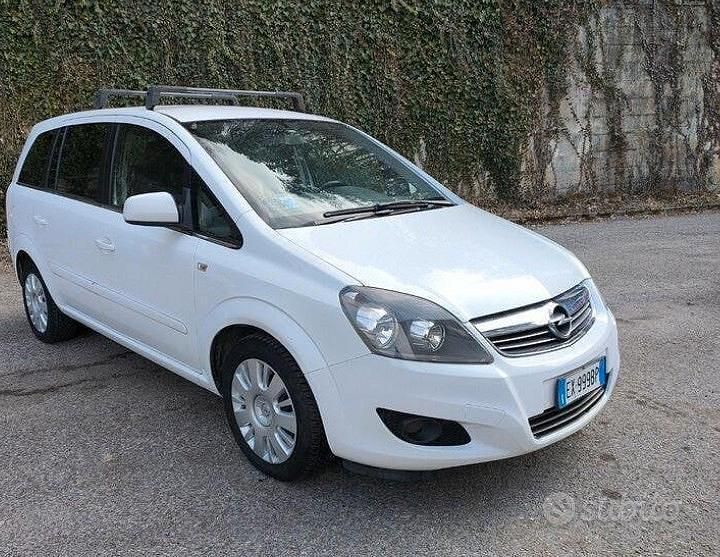 Usata Opel Zafira 150 CV (110 kW) 2011 Bianco Monovolume
