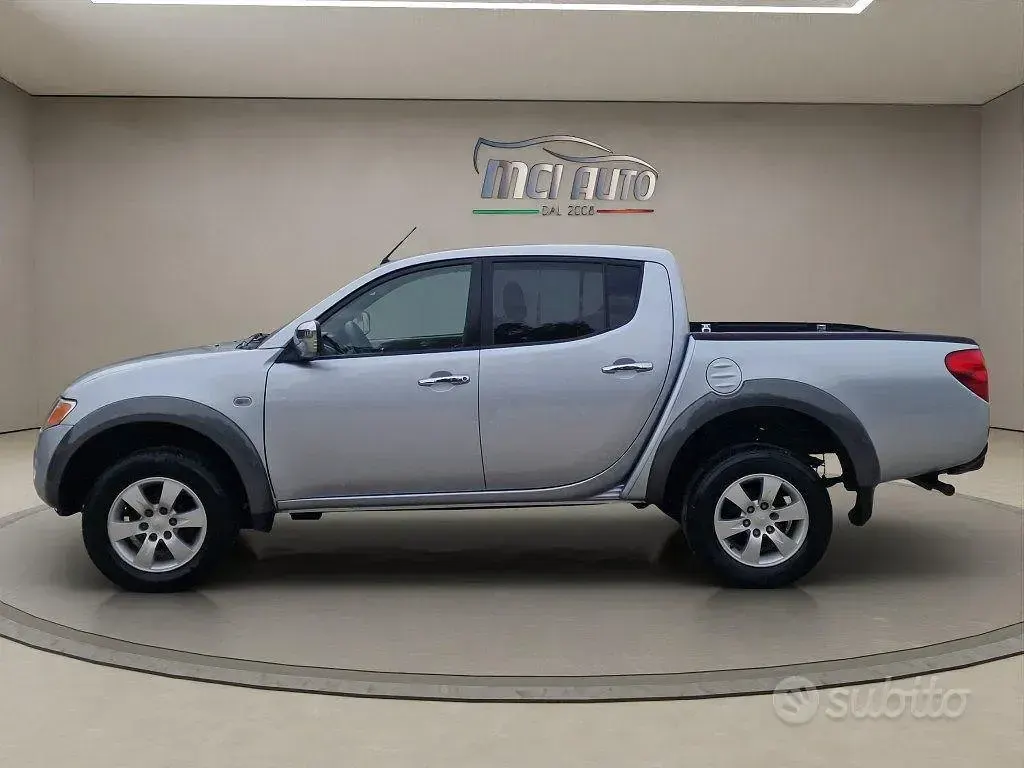 Usata Mitsubishi L200 Invite 136 CV (100 kW) 2007 Grigio Pick-up