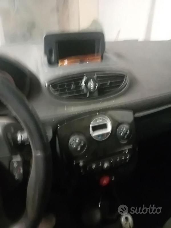 Usata Renault Clio II 58 CV (42 kW) 2011 Nero Utilitaria