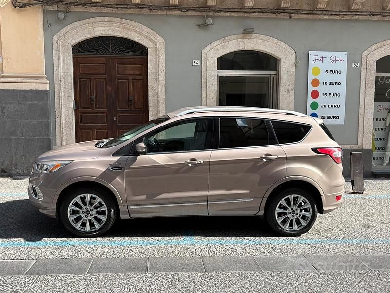 Usata Ford Kuga Vignale 150 CV (110 kW) 2018 Grigio SUV