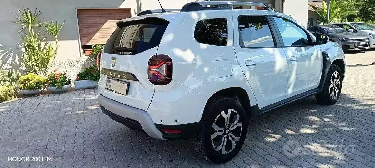 Usata Dacia Duster Prestige 115 CV (84 kW) 2022 Bianco SUV