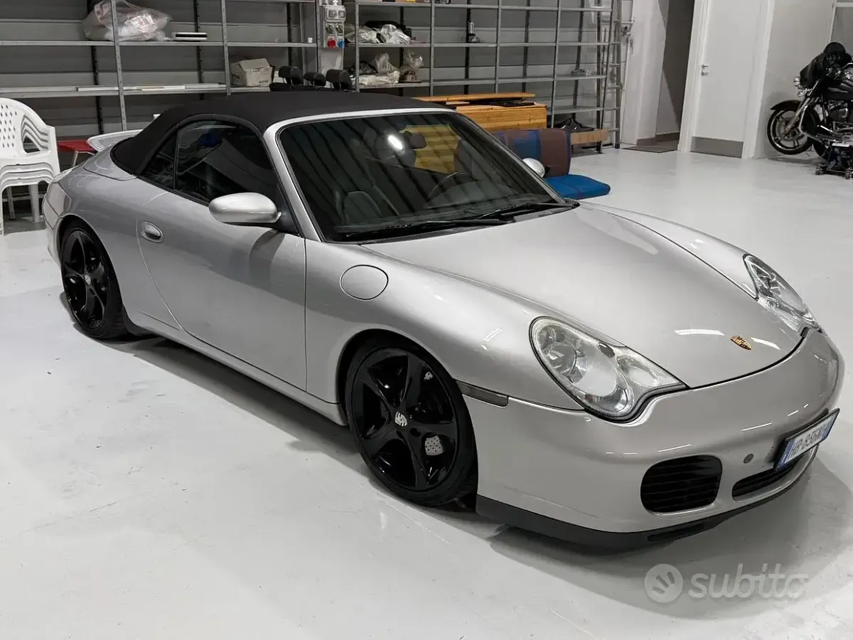 Usata Porsche 911 Carrera 320 CV (235 kW) 2026 Grigio Coupé