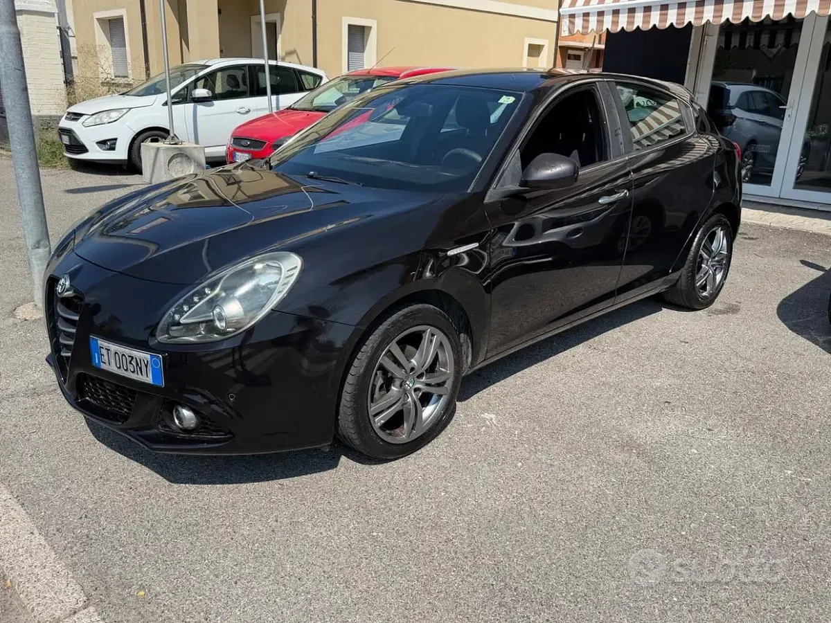 Usata Alfa Romeo Giulietta Progression 120 CV (88 kW) 2013 Nero Utilitaria