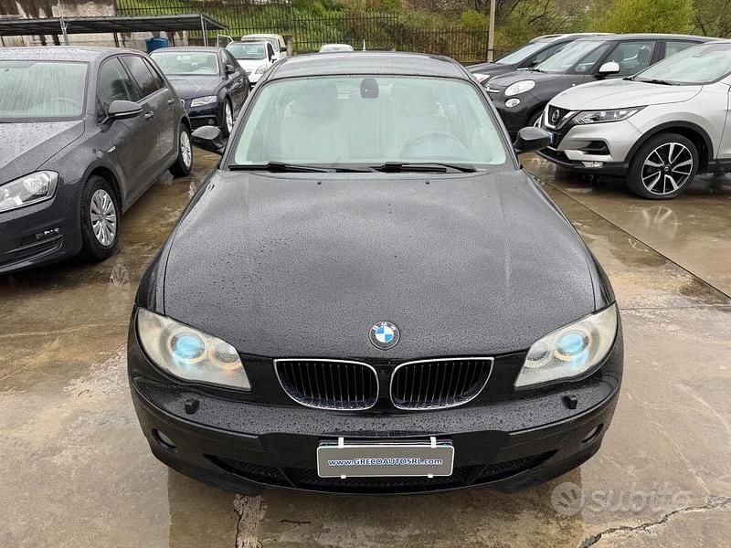 Usata BMW 120 163 CV (119 kW) 2006 Nero Utilitaria
