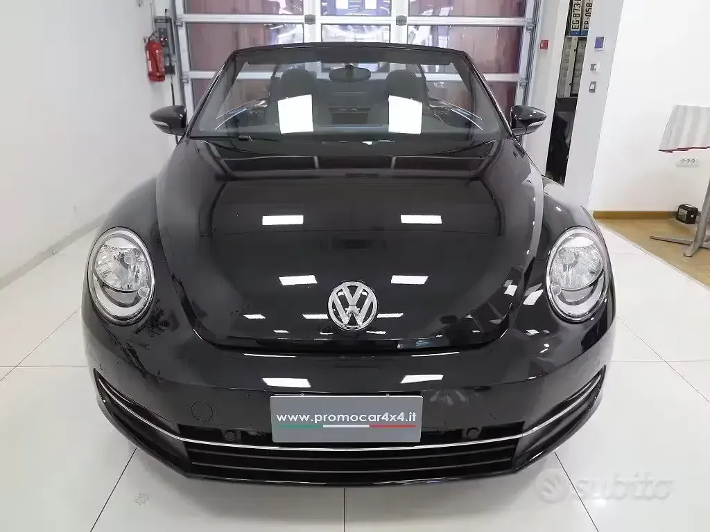 Usata VW Beetle Design 105 CV (77 kW) 2015 Nero Utilitaria