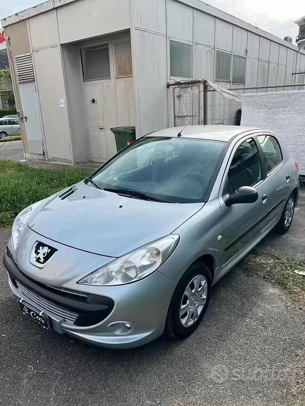 Usata Peugeot 206 60 CV (44 kW) 2010 Berlina