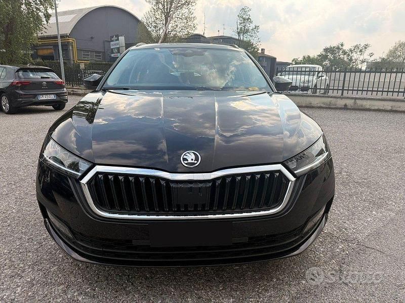 Usata Skoda Octavia Executive 116 CV (85 kW) 2024 Nero Station wagon