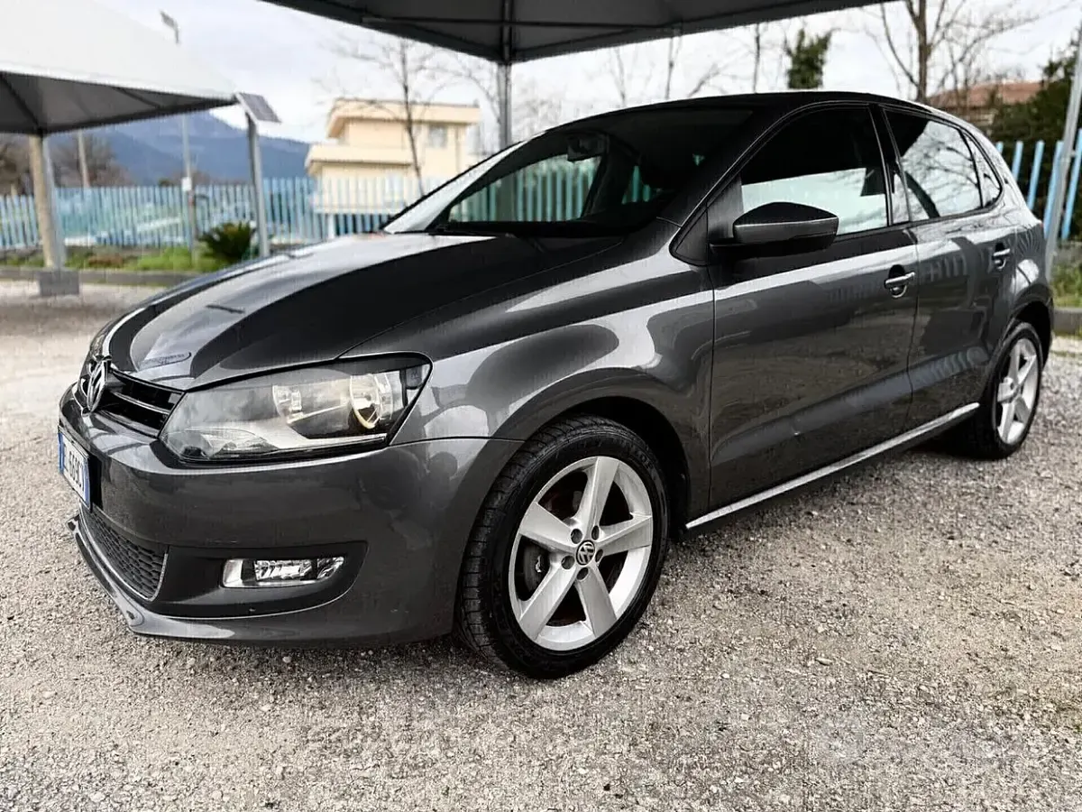 Usata VW Polo Highline 91 CV (66 kW) 2013 Grigio Utilitaria