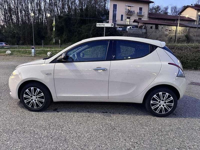Gebraucht Lancia Ypsilon Silver 69 PS (50 kW) 2015 Kleinwagen
