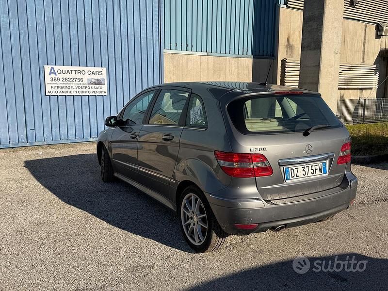 Usata Mercedes B200 Chrome 140 CV (102 kW) 2009 Grigio Monovolume