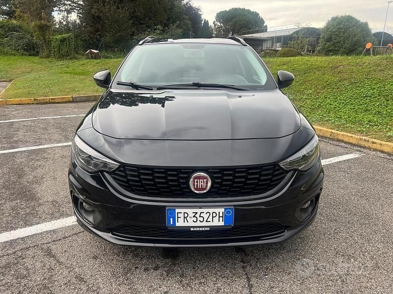 Usata Fiat Tipo Lounge 120 CV (88 kW) 2018 Nero Station wagon