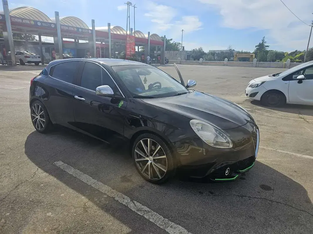 Usata Alfa Romeo Giulietta Veloce 105 CV (77 kW) 2013 Utilitaria