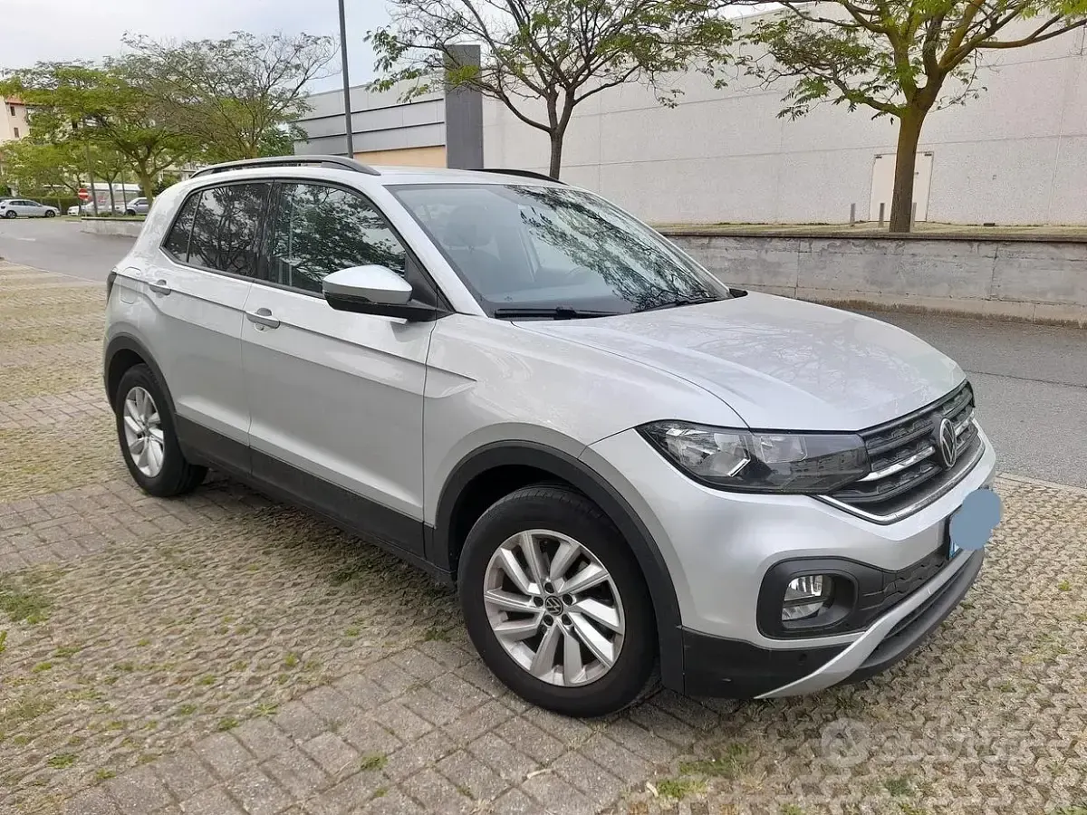 Käytetty VW T-Cross Style 110 HP (80 kW) 2021 Harmaa Katumaasturi