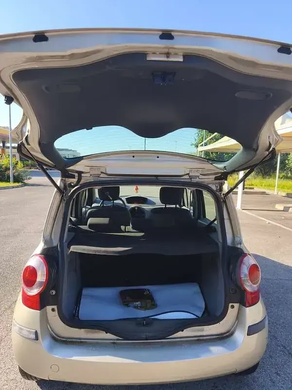 Usata Renault Modus Dynamique 75 CV (55 kW) 2007 Monovolume
