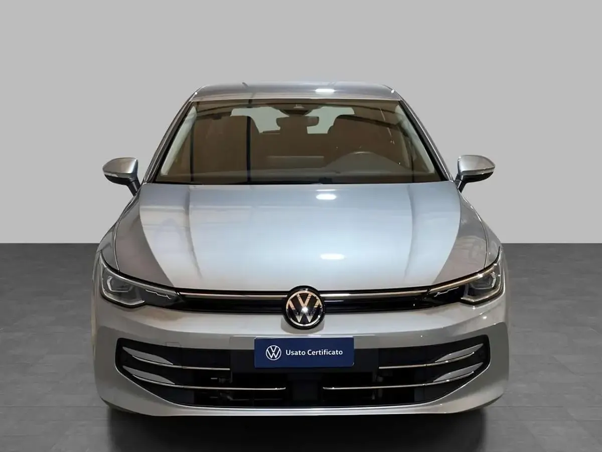 Usata VW Golf VIII Style 150 CV (110 kW) 2025 Dolomite silver metallizzato Berlina