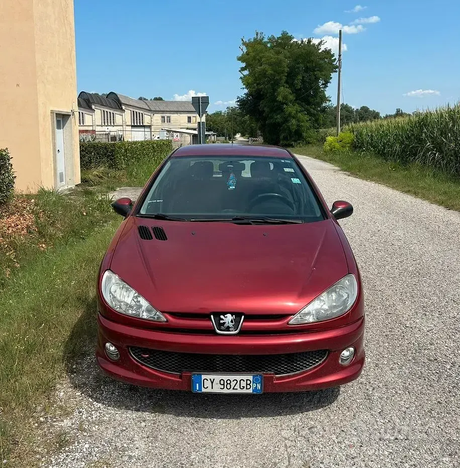 Usata Peugeot 206 2005 Rosso Utilitaria