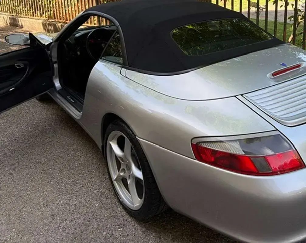Usata Porsche 911 Carrera Cabriolet 320 CV (235 kW) 2002 Argento Cabrio