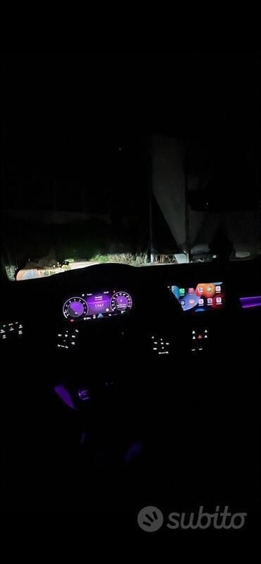 Usata VW Golf VIII R-line 150 CV (110 kW) 2020 Giallo Utilitaria