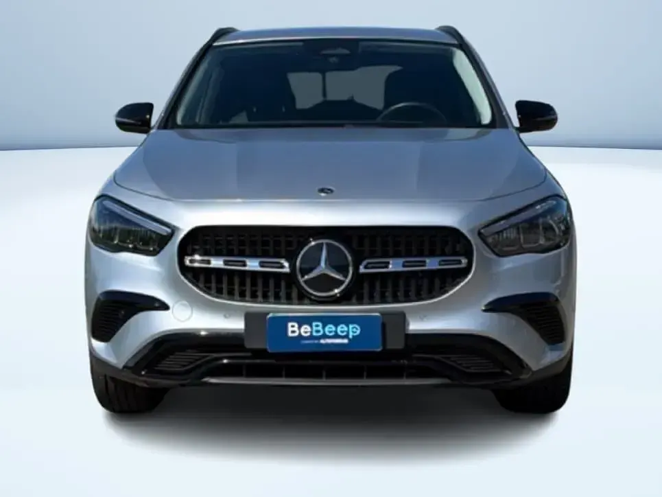 Usata Mercedes GLA200 Advanced Plus 150 CV (110 kW) 2024 Argento SUV