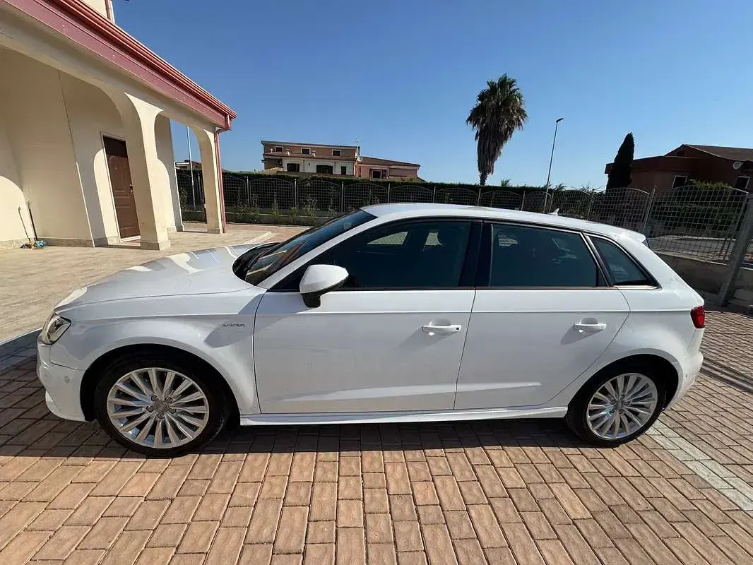 Usata Audi A3 Sportback e-tron Ambiente 150 CV (110 kW) 2018 Bianco Utilitaria