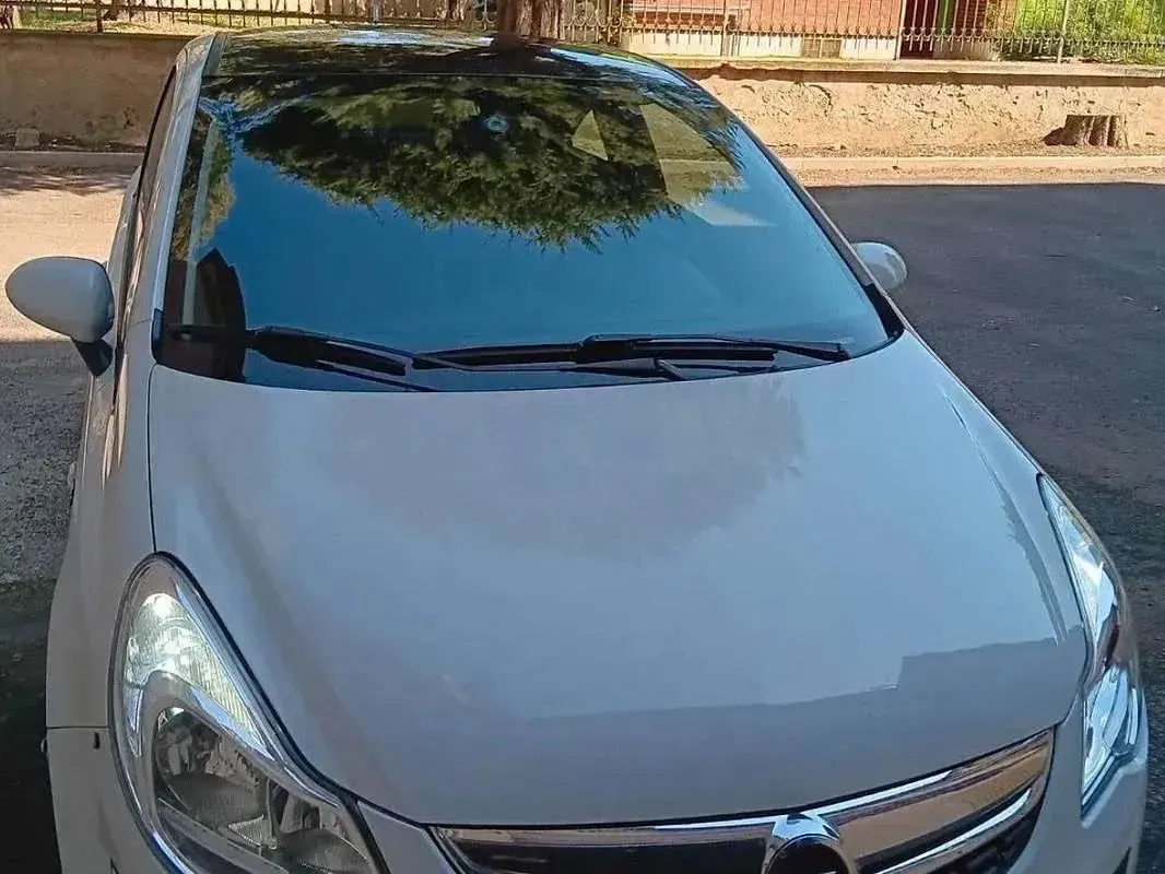 Usata Opel Corsa 95 CV (69 kW) 2011 Bianco Utilitaria