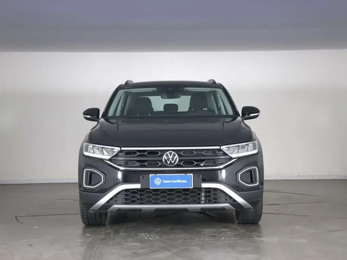 Usata VW T-Roc Life 116 CV (85 kW) 2025 Deep black perlato SUV