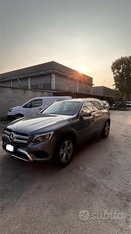 Usata Mercedes GLC250 211 CV (155 kW) 2017 Grigio Station wagon