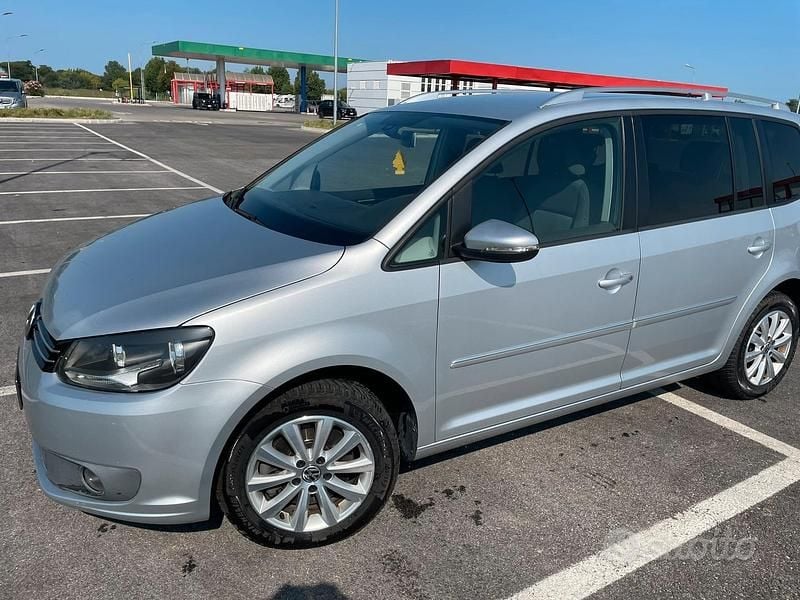 Grigio Usata 2014 VW Touran Monovolume | 5700 € (Ottimo prezzo) - Immagine 1/4