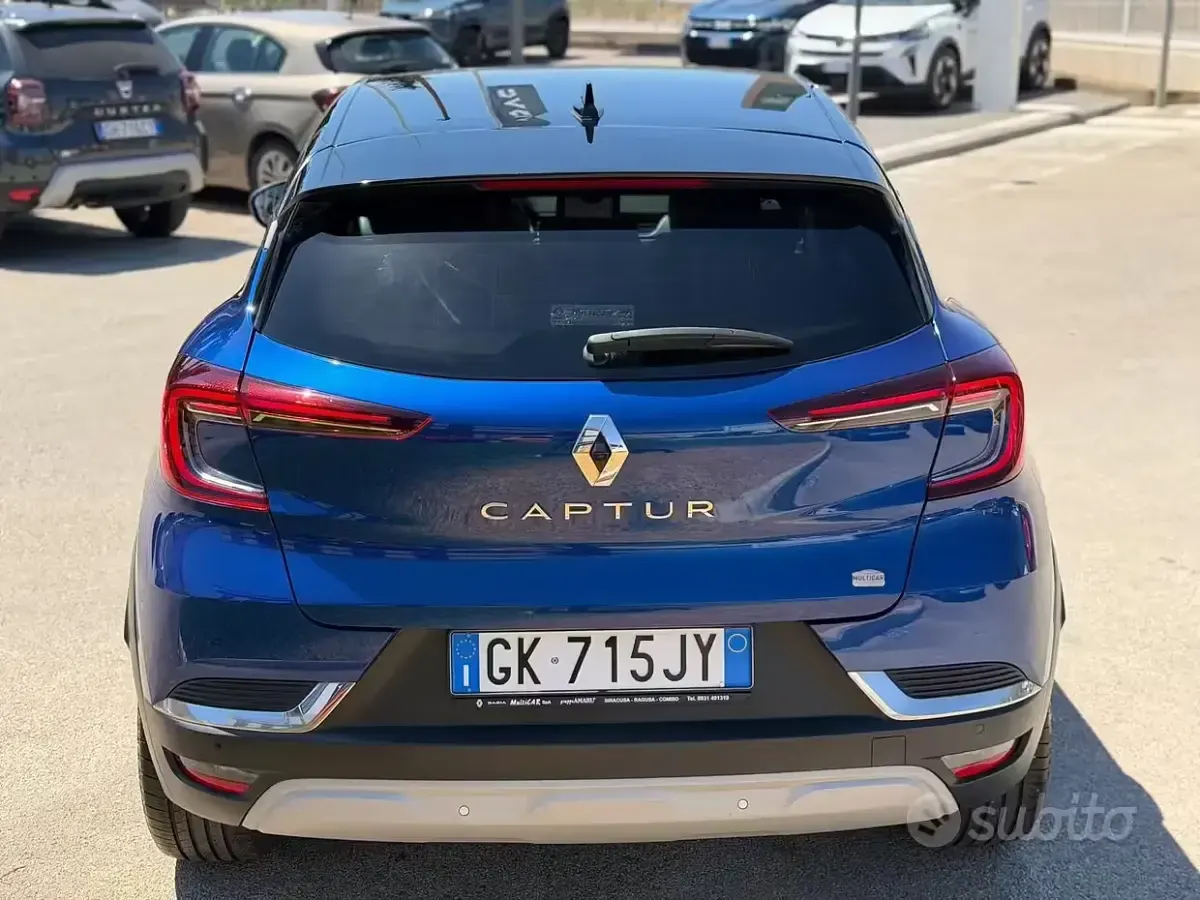 Usata Renault Captur Techno 101 CV (74 kW) 2023 Blu SUV
