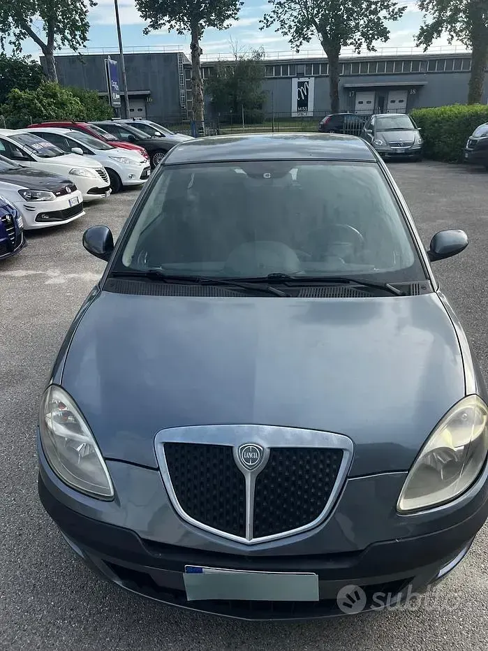 Usata Lancia Ypsilon 60 CV (44 kW) 2010 Grigio Utilitaria