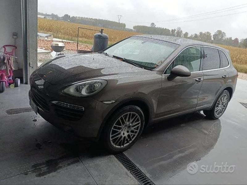 Usata Porsche Cayenne 245 CV (180 kW) 2012 Marrone SUV