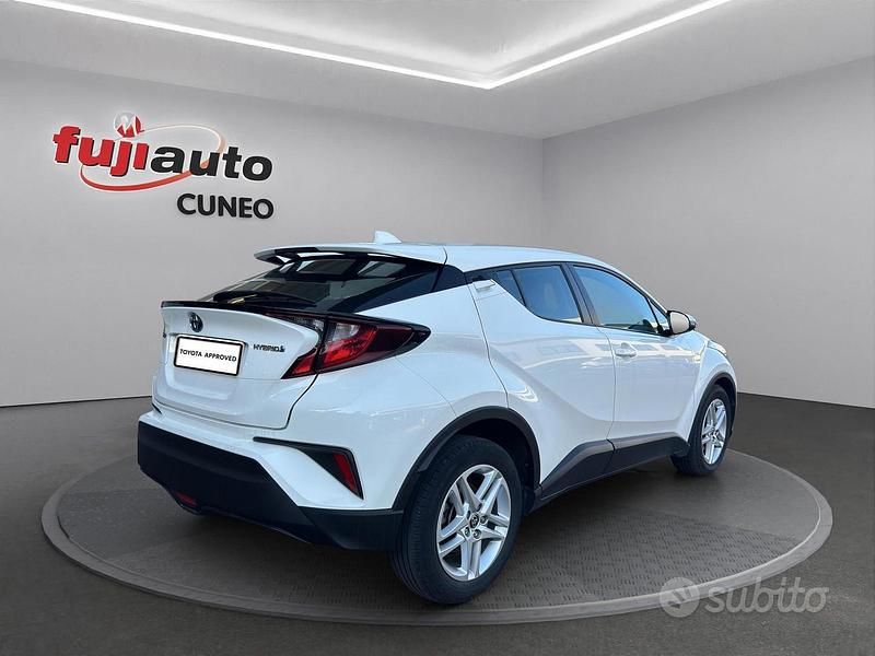 Occasion Toyota C-HR Active 122 ch (89 kW) 2023 Blanc SUV