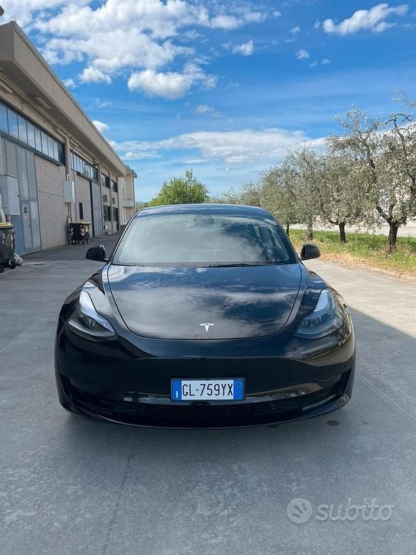 Nero Usata 2023 Tesla Model 3 Standard Range Berlina | 26.500 € (Super prezzo) - Immagine 1/4
