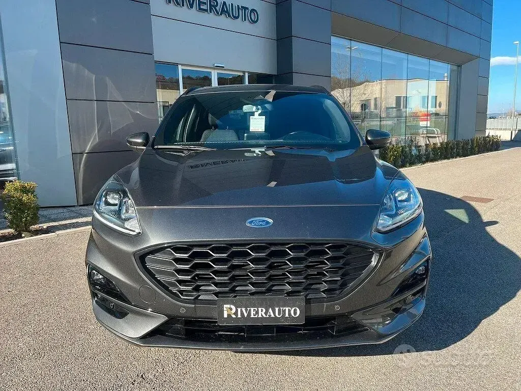 Usata Ford Kuga ST-Line 120 CV (88 kW) 2022 Grigio SUV