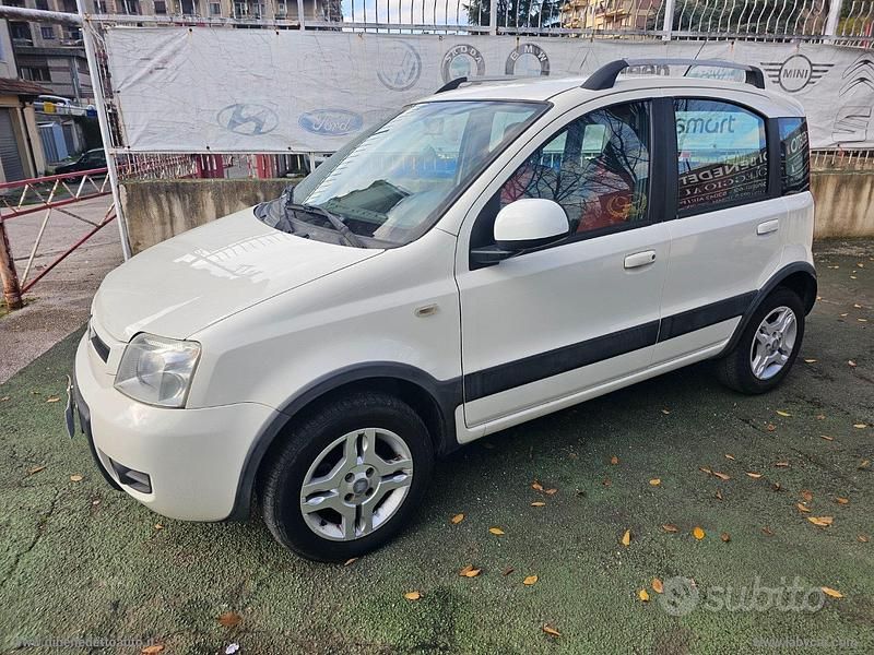 Usata Fiat Panda Climbing 59 CV (43 kW) 2010 Berlina