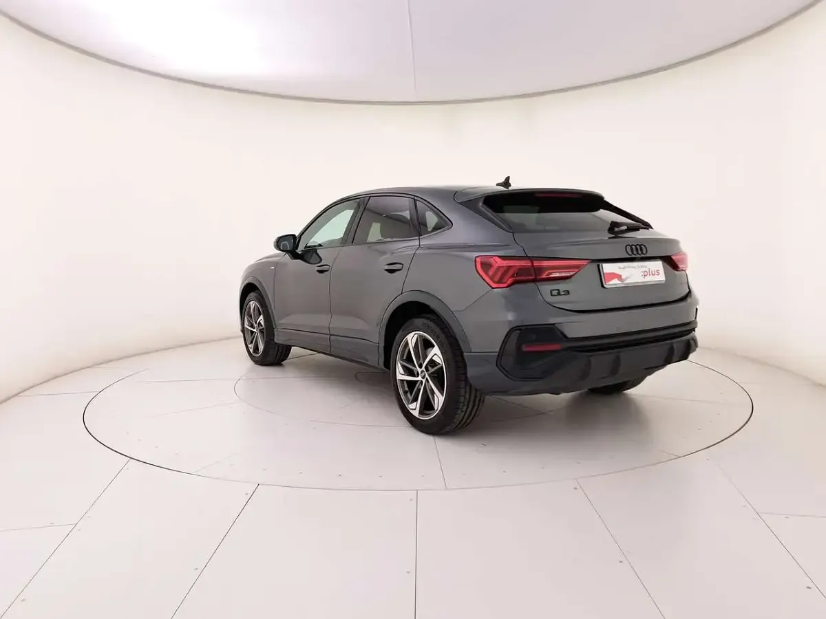 Usata Audi Q3 Sportback S-Line 193 CV (141 kW) 2025 Grigio daytona perlato SUV